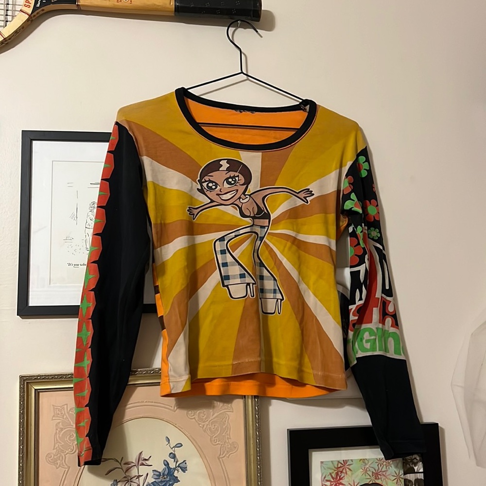 Amazing European Graphic shirt